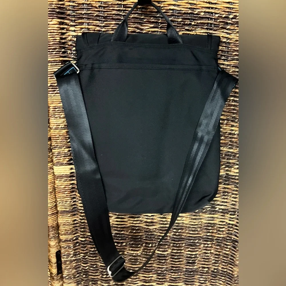 ful-‎ Tablet/Messenger bag- Blue/Black, Series 6100, Multiple compartments